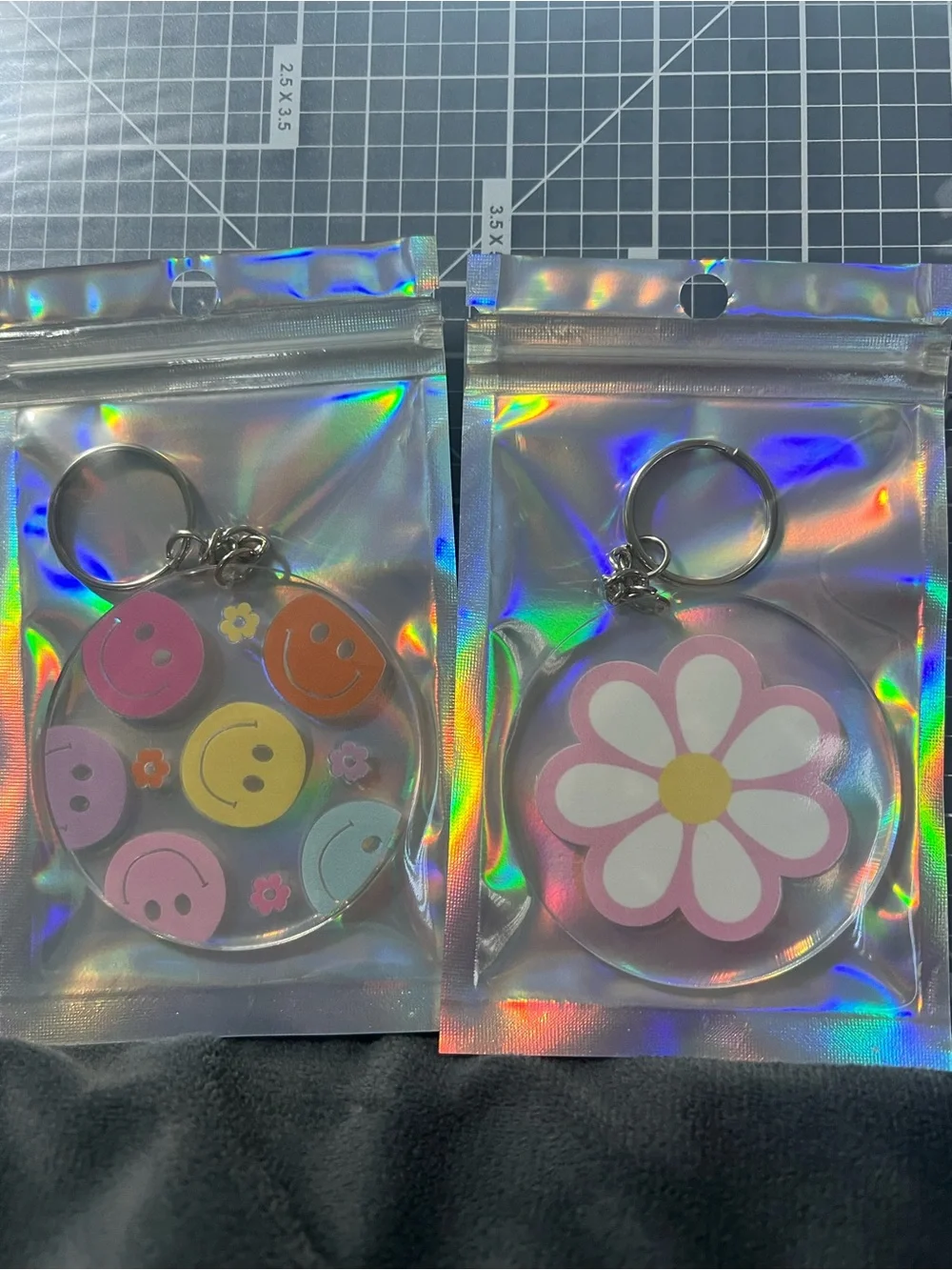 Cute Pink Daisy & Multicolor Smile Face Keychain Set - Acrylic Keyrings